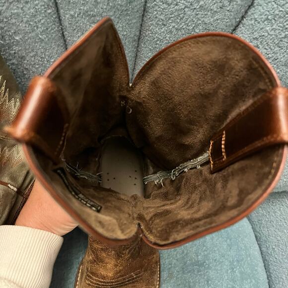 Ariat Western Boot size 8.5D - Picture 12 of 13
